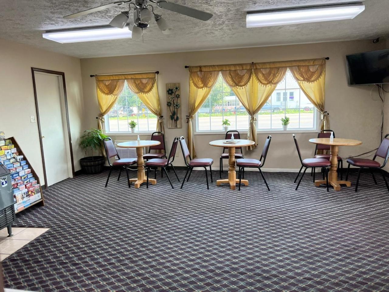 Economy Inn Маккук Екстер'єр фото