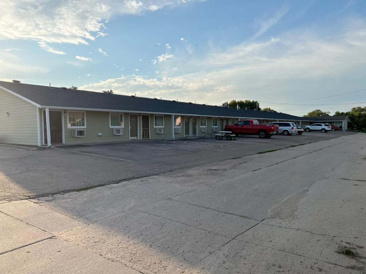 Economy Inn Маккук Екстер'єр фото