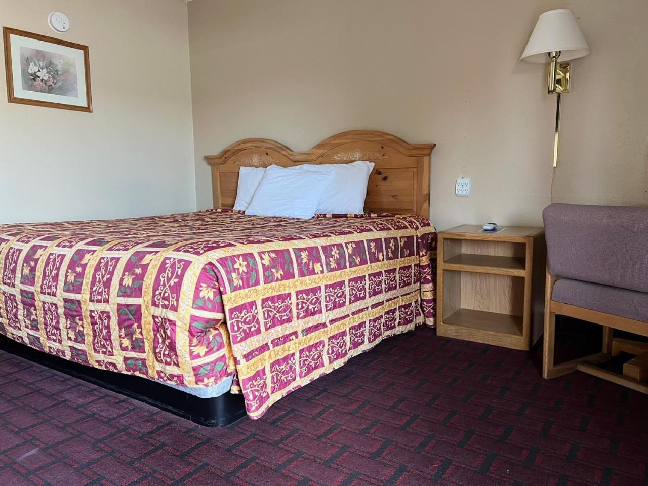 Economy Inn Маккук Екстер'єр фото