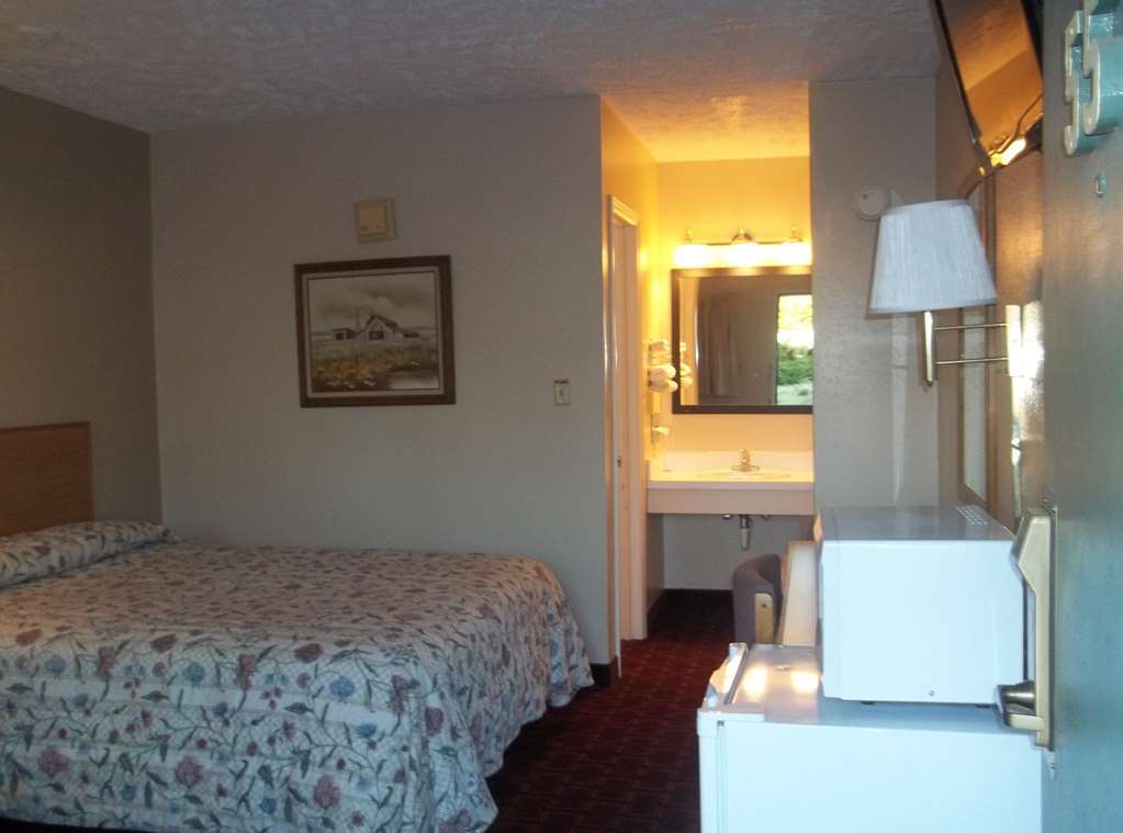 Economy Inn Маккук Номер фото